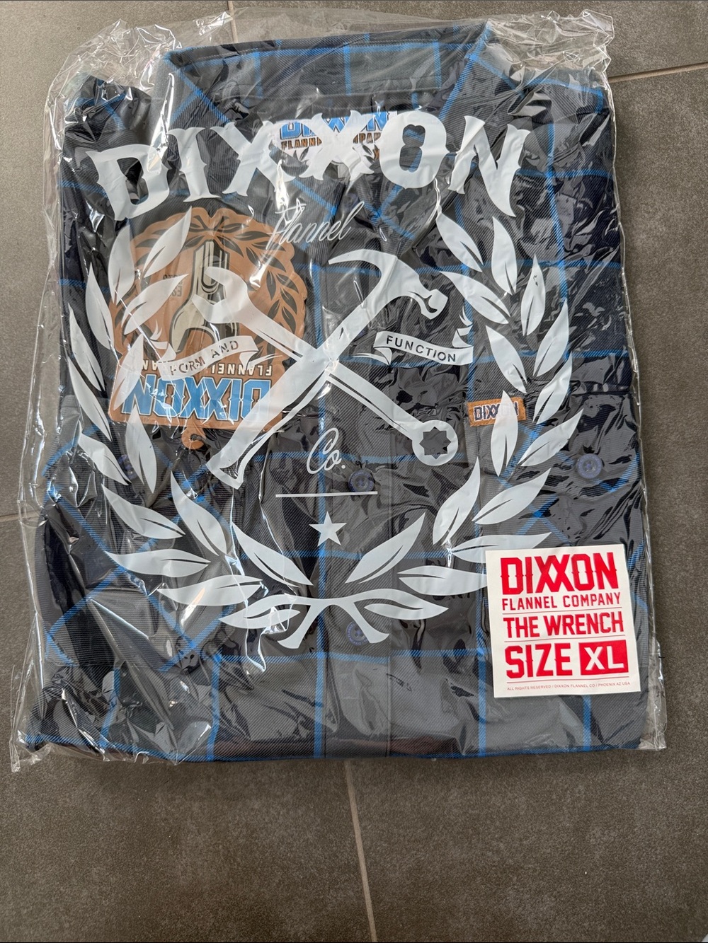 Dixxon The Wrench Flannel Shirt in Black & Blue Size WXL NWT